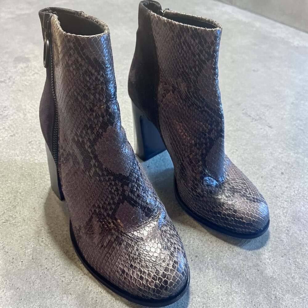 Rag & Bone Luxury Snakeskin Suede Block Heel Ankle Boots Size 37 edgy chic urban